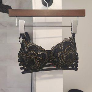 La Senza Byond Sexy Strappy Bra - 34B